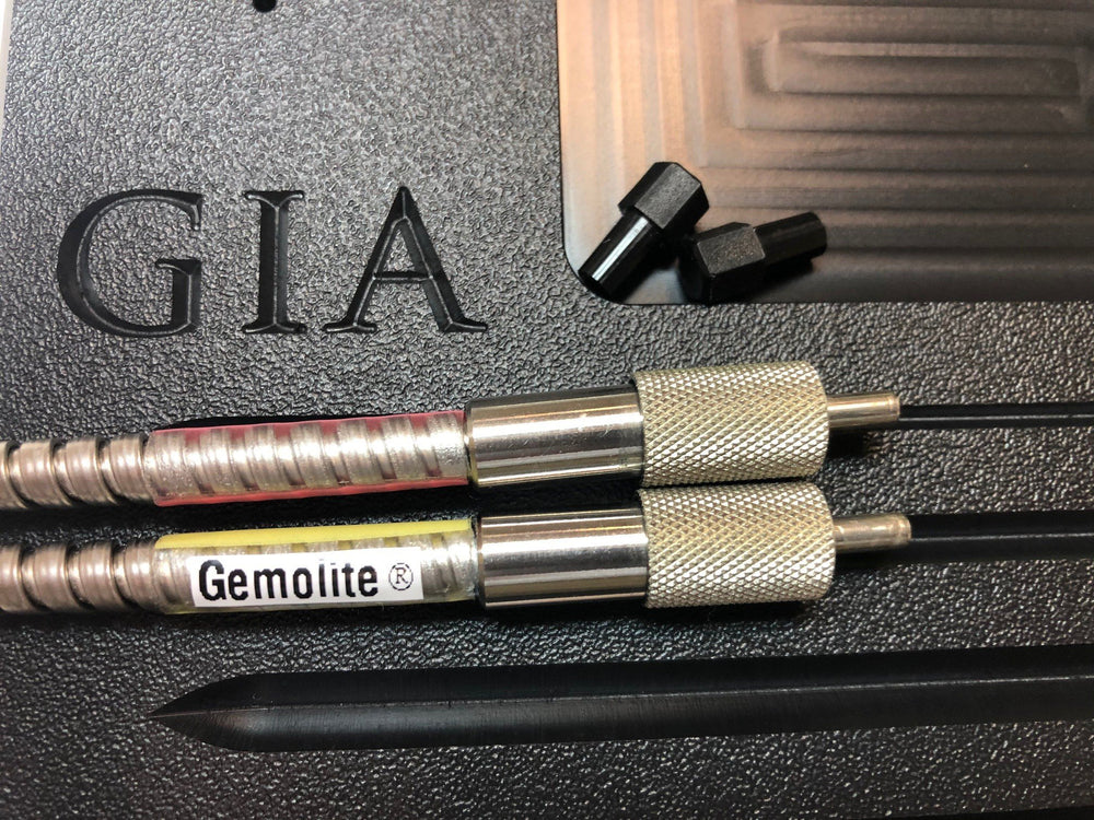 Close up of Fiber Probe for GIA iD100, silver fiber that divides into two probes at the end